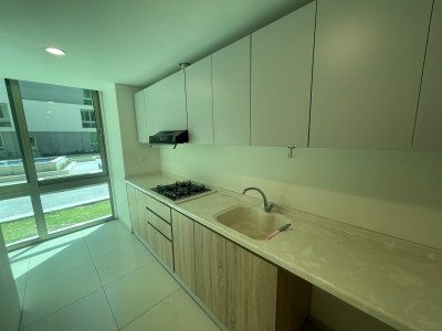 Modern 2 bedrooms Apartment in Life Towers Image 5