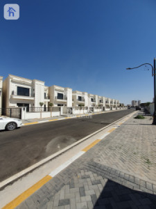 منزل واسع مع 4 غرف نوم image 32
