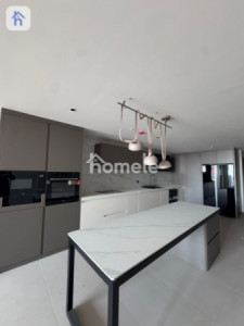 Sleek Design Offering Comfort and Style image 1