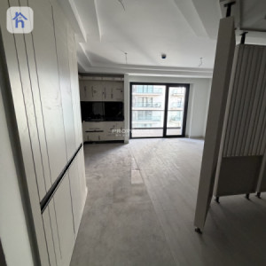 Modern Studio Apartment in Prime Location image 1