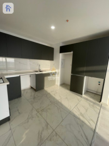 Modern one-bedroom in prime location image 2