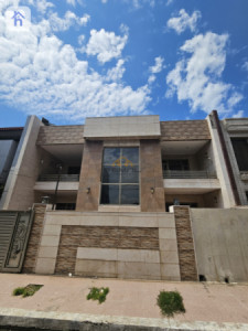 Spacious House For Rent near 100m street image 1