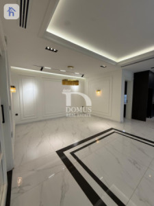Luxurious Villa with 6 Bedrooms Image 13