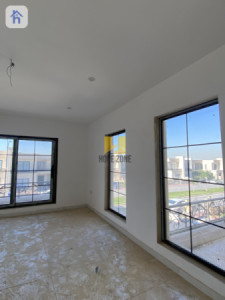 Spacious House with Multiple Rooms Resim 16