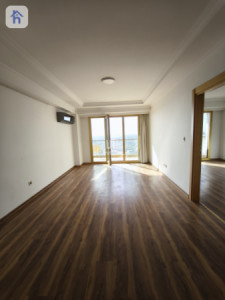 Cozy Apartment in Prime Location image 2