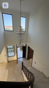 Spacious Family Home in American Village Resim 21