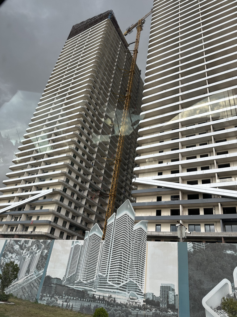 شوقەیەکی مۆدێرن یەک ژووری نوستن لە هەولێر