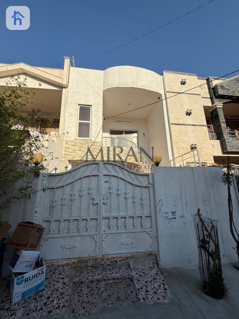 منزل واسع مع 3 غرف نوم