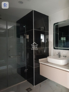 Spacious Apartment in Sky Towers Image 18