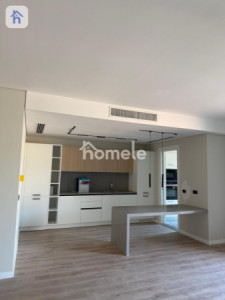 Elegant Apartment in Garden City image 2