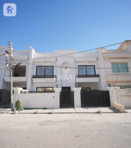 Modern Home with 5 Bedrooms image 1