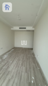 Spacious Modern Apartment image 8