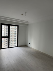 Corner Apartment Image 4