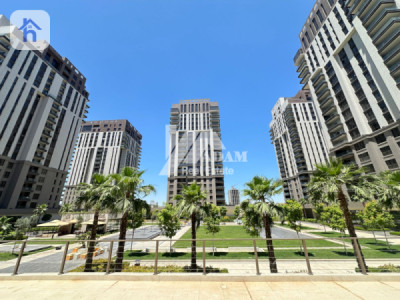 Modern 4 Bedroom Apartment, Spacious Living image 34