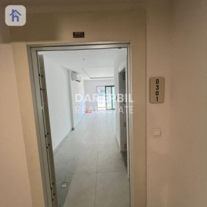 Cozy Apartment in Prime Location Image 3