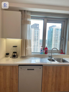 Modern Apartment in Empire Wings Image 9