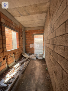 Spacious House with 4 Bedrooms image 6