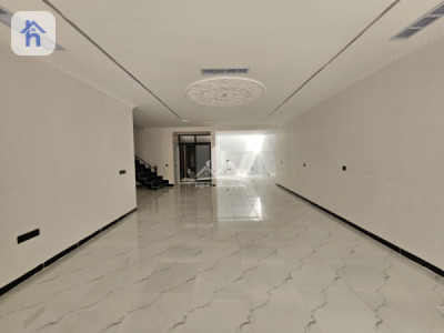 Modern House with 4 Bedrooms Image 6
