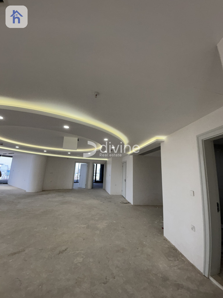 Spacious Office in Prime Location Resim 2