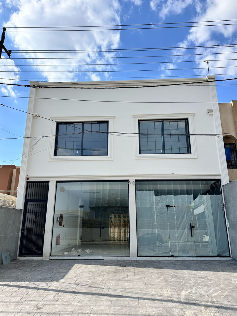 Spacious Shop Available for Rent