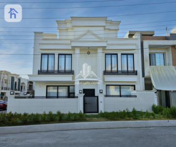 Square House image 2