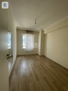 Spacious 3 Bedroom Apartment in MRF 4 Towers Image 4