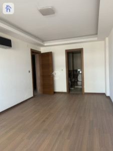 Modern 5-BR Apartment in Erbil Image 15