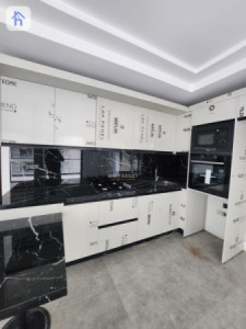 Studio apartment with great views image 4