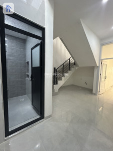 Family House with 4 Bedrooms image 10