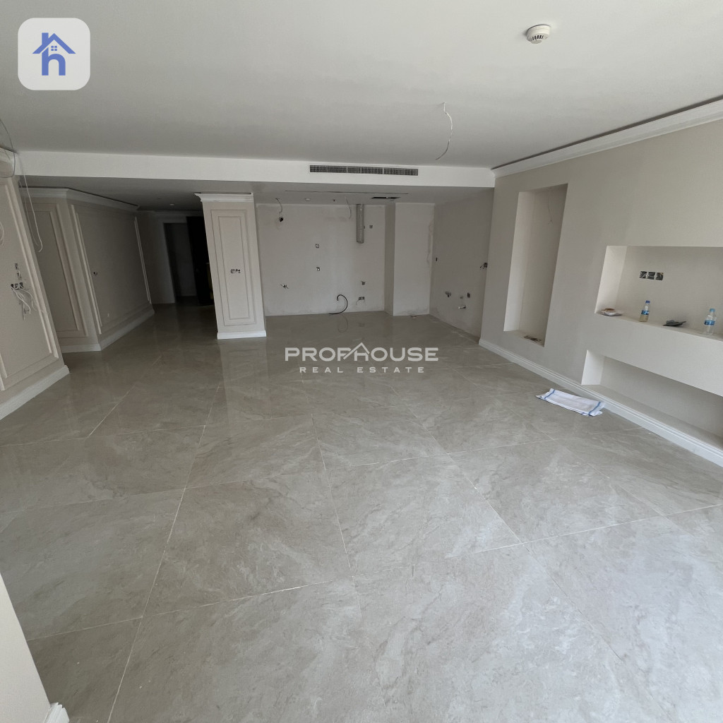 Modern Apartment in Prime Location Image 2