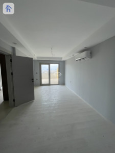 Spacious 2 Bedroom Apartment Image 6