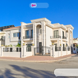 Spacious House with 3 Bedrooms in Hiwa City — 1