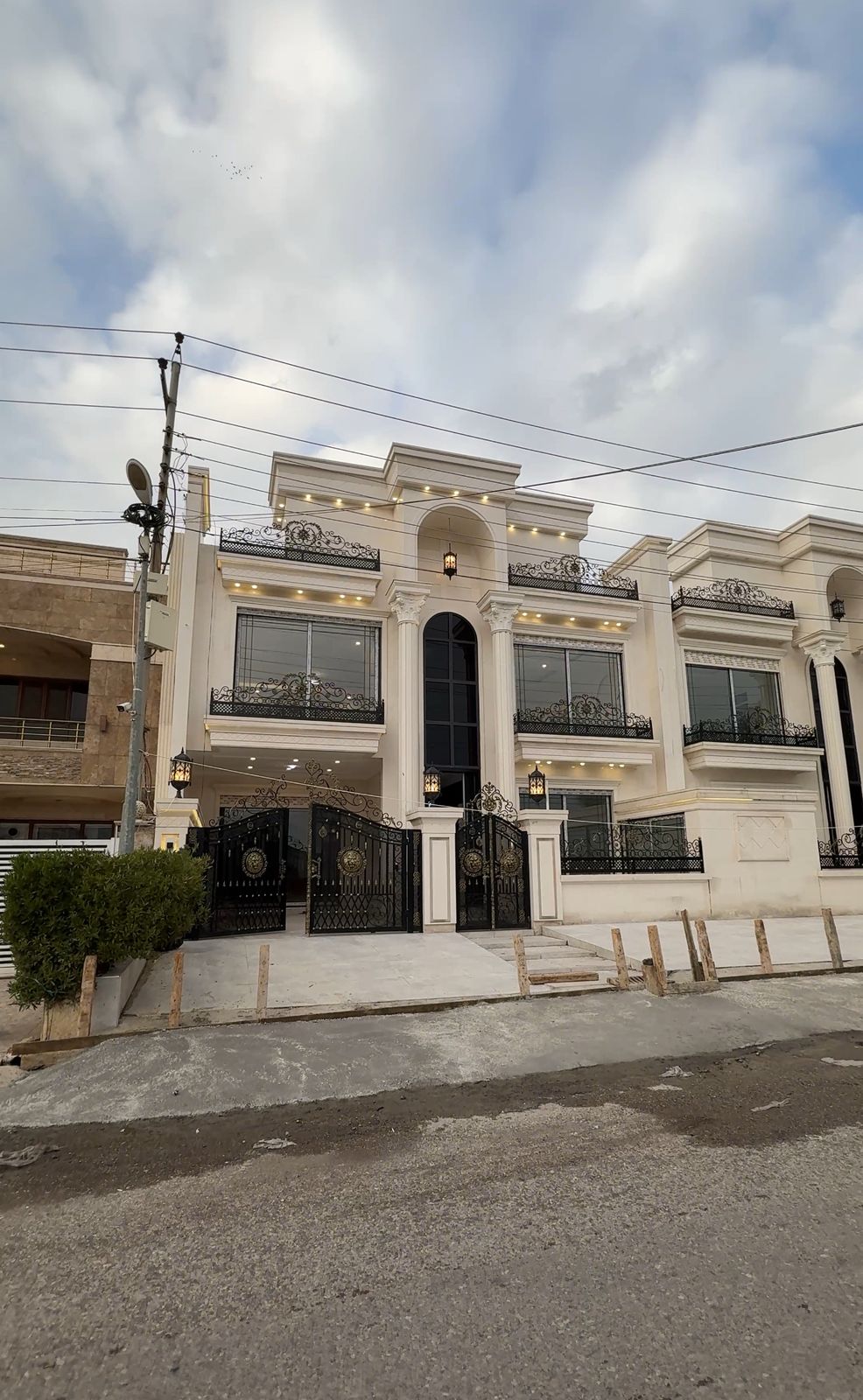 Twin House in Hawlery Nwe
