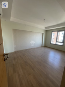 Spacious 3 Bedroom Apartment with Stunning Views Image 7