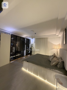 Modern 1-Bedroom Apartment Image 5
