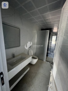Luxurious Apartment in Prime Location Image 11