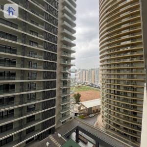 Studio Apartment Image 12