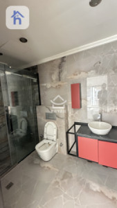 Corner Apartment Image 6