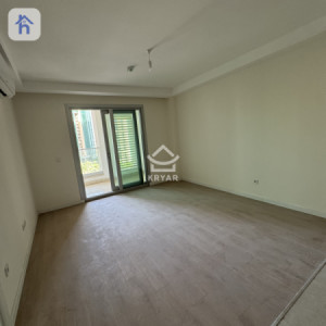 Bright Apartment with 1 Bedroom image 2