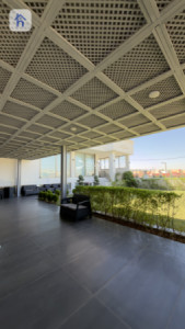 Luxurious House with Multiple Amenities image 20