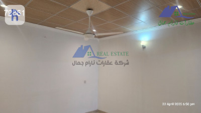 Modern 4-Bedroom Home with Elegant Design Resim 7