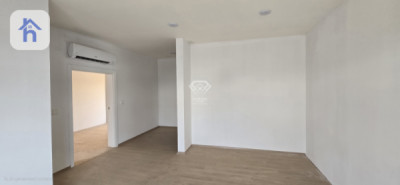 Spacious 4 Bedroom Family House Image 6