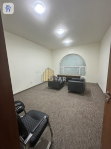 Cozy office space in Italian Village image 2