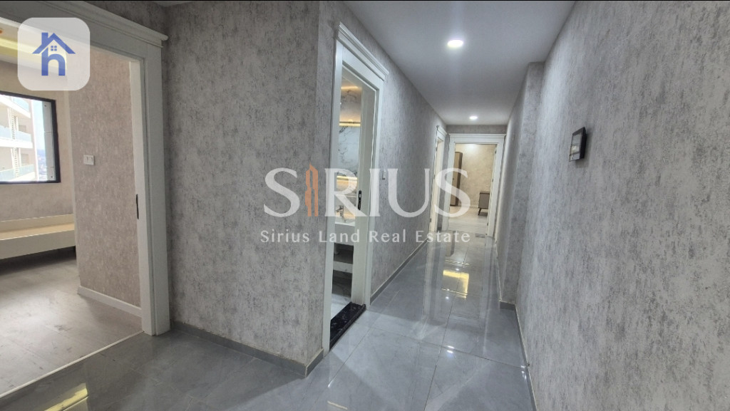 Luxurious Apartment with Stunning Views Image 2