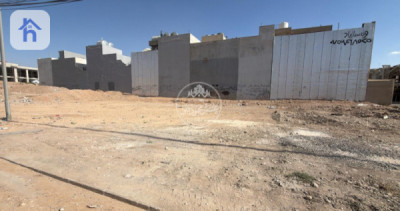 قطعة تجارية واسعة متاحة image 1