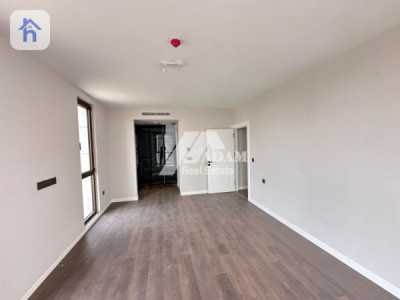 Luxurious 3 Bedroom Apartment in Prime Location Image 4