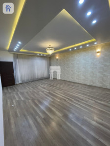 Luxurious 5-Bedroom House for Sale image 2