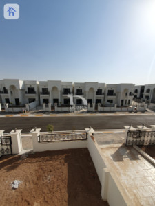 منزل واسع مع 4 غرف نوم صورة 5