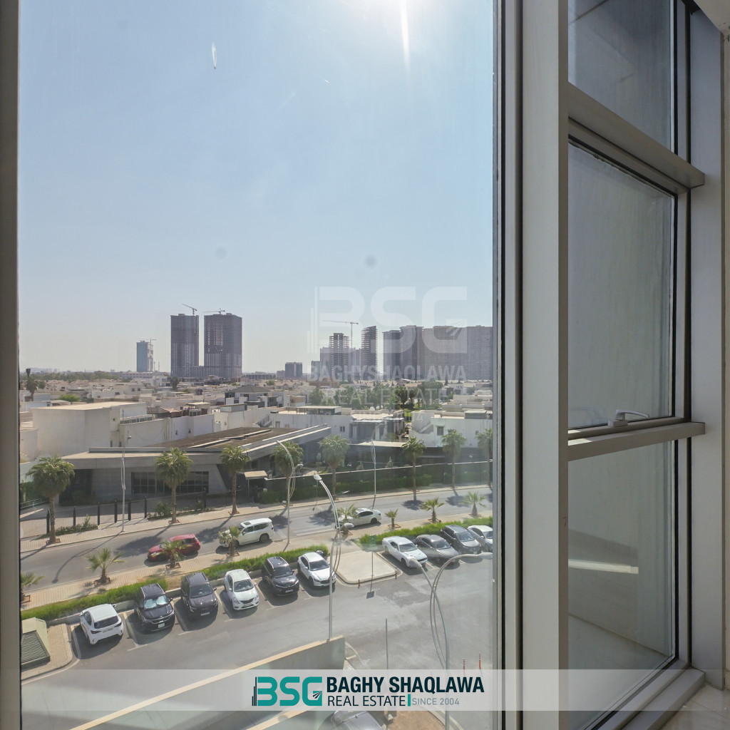 Office space available for rent in the Empire Business Tower Image 10