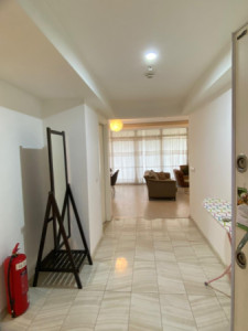 Elegant Apartment in Empire Wings image 2